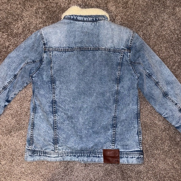 Abercrombie and Fitch Sherpa lined Jean jacket - Picture 2 of 4